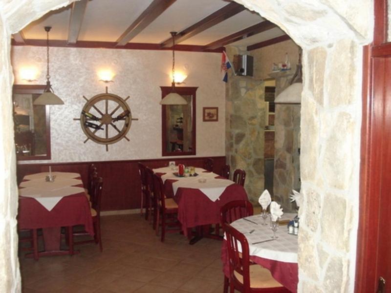 Hotel Pansion Marco Polo Petrčane Zewnętrze zdjęcie