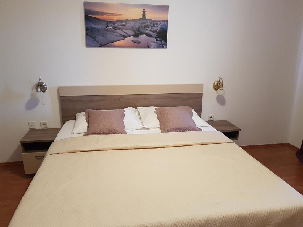 Hotel Pansion Marco Polo Petrčane Zewnętrze zdjęcie