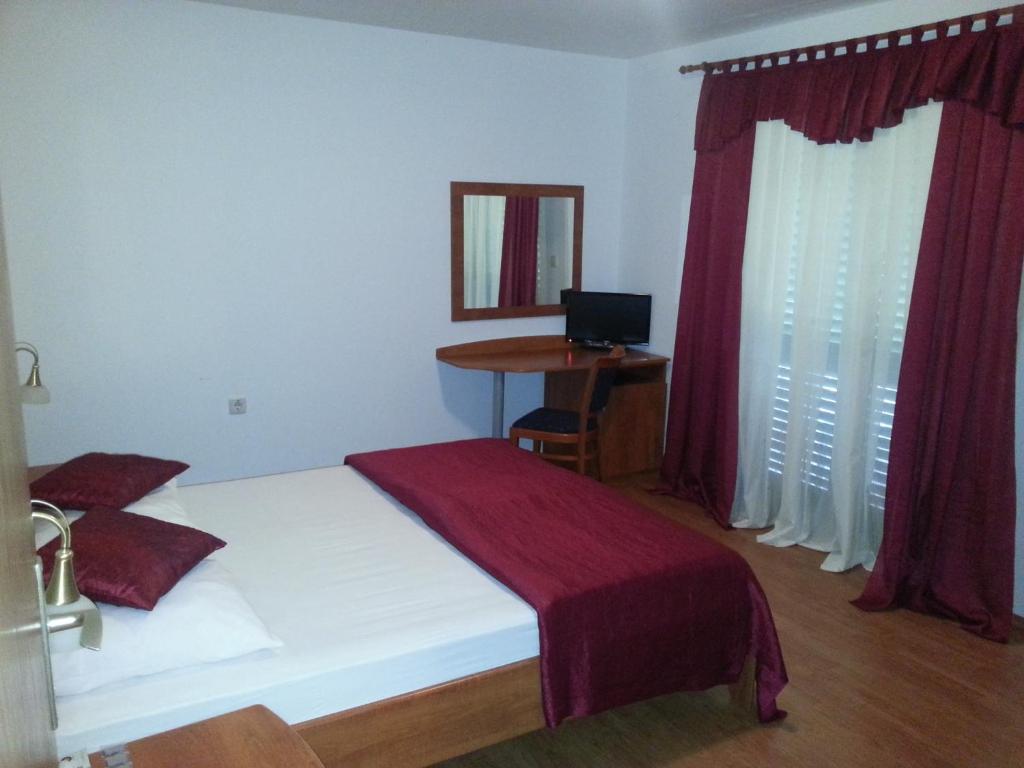 Hotel Pansion Marco Polo Petrčane Zewnętrze zdjęcie